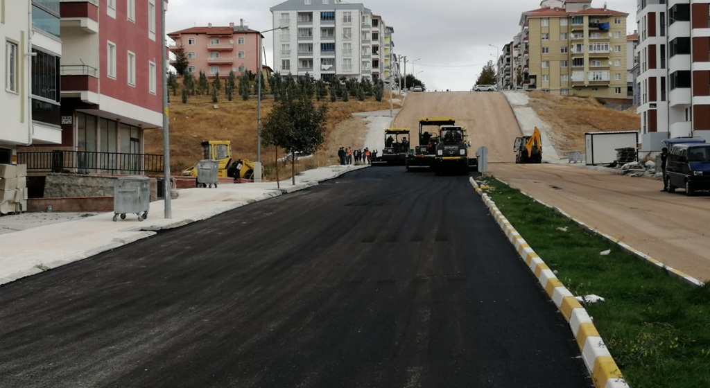 Asfalt Çalışmaları Tüm Hızıyla Devam Ediyor