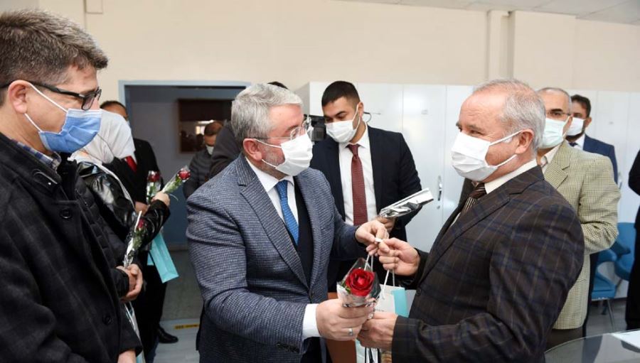 Başkan Aşgın, Öğretmenleri Unutmadı