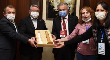 Hayvan Severlerden Belediyeye Tam Not