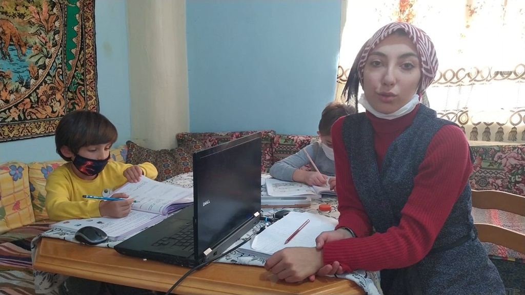 Baba ve Kızından Örnek Davranış