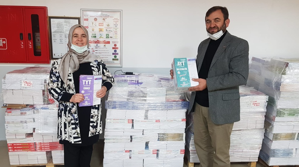 Deniz Feneri ve Önder’den Öğrencilere Test Kitabı