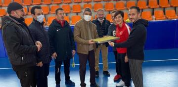 Öncü Gençlik ve Spor Kulübü’nden, Milli Takıma Moral Ziyareti