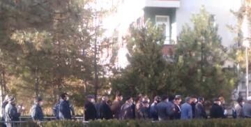 Sosyal Mesafesiz Kuyruk Pes Dedirtti