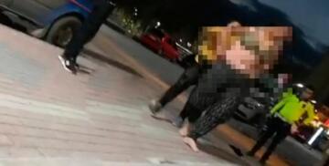 Sokak Ortasında Çırılçıplak Soyundu