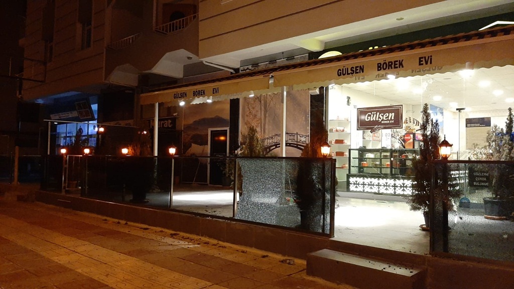 Börekçi Dükkanı Yine Kurşunlandı