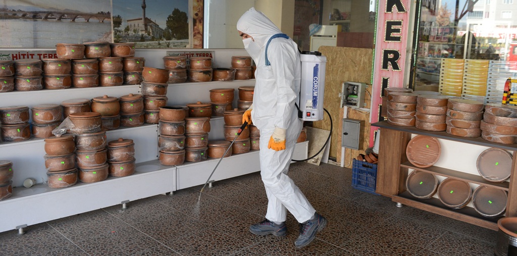 Dezenfeksiyon Timi Gece Gündüz Çalışıyor