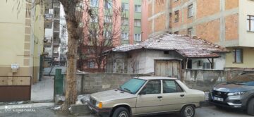 Uzun Süre Park Halindeki Otomobil Vatandaşı Tedirgin Ediyor