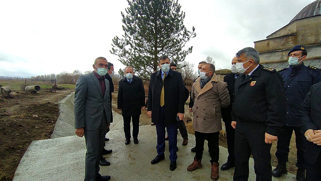 Vali Çiftçi Sungurlu’da İncelemelerde Bulundu