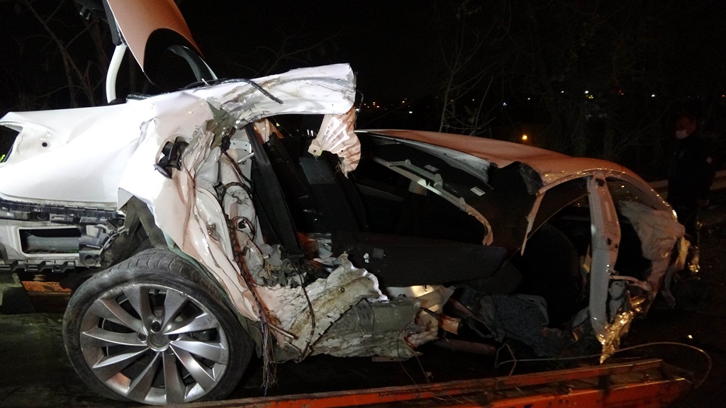 Çorum’a Yük Taşıyan TIR’ın Altında Kaldı