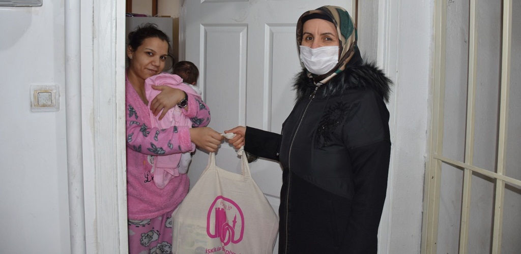 İskilip’te Hoşgeldin Bebek Ziyaretleri Sürüyor