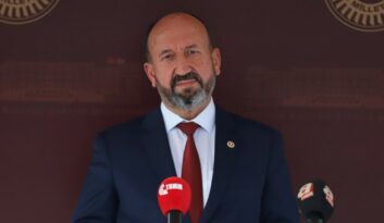 ‘Milletimizin ortak beklentisi Atıf Hoca’ya idae-i itibardır’