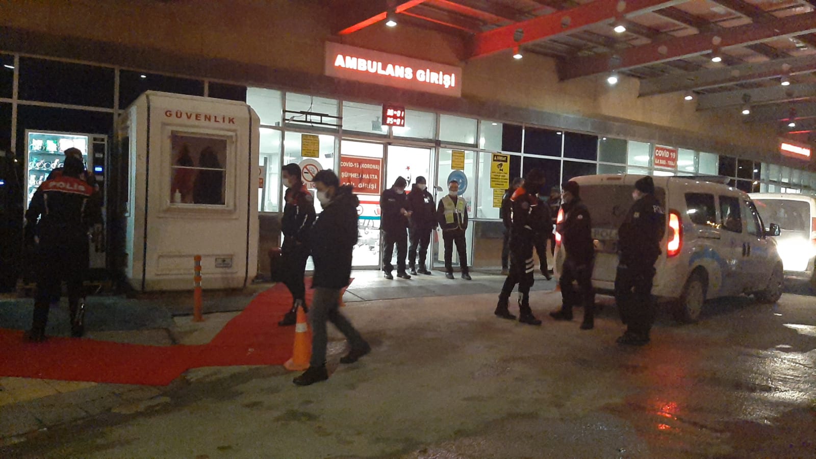 13 Yaşındaki Kız Çocuğunu Alıkoydular