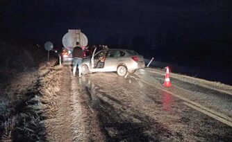 Otomobille Tanker Çarpıştı: 2 Yaralı