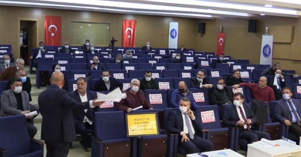 Belediye Meclisinde Gerginlik!