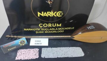 Saz İçinde Uyuşturucu Bulundu