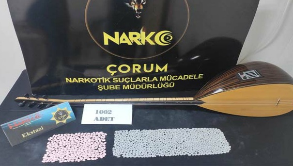 Saz İçinde Uyuşturucu Bulundu