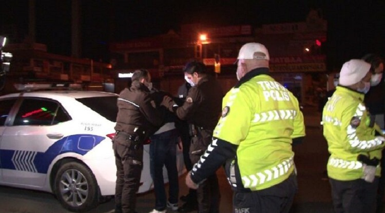 Otomobilde Uyuşturucu Bulundu