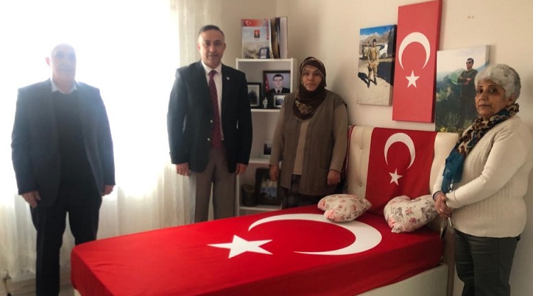 CHP, Şehit Ailelerini Ziyaret Etti