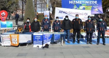 AFAD Ekibi Vatandaşı Bilgilendirdi