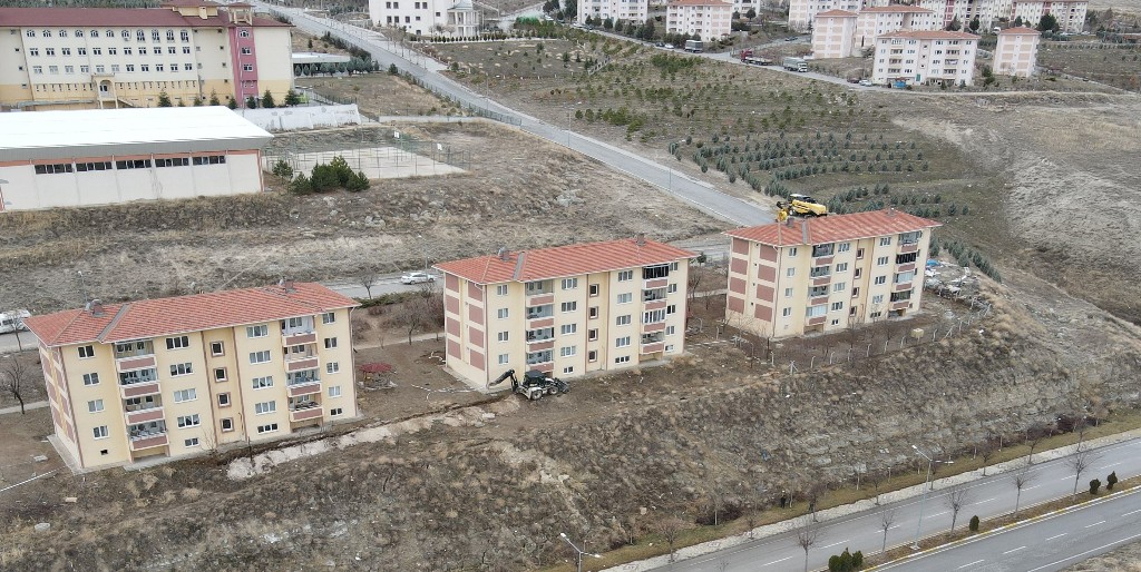 TOKİ’de 3 Bina Tahliye Edildi