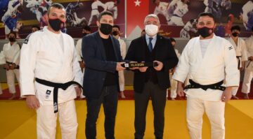 Aşgın, Judoculara Dan Kuşaklarını Verdi
