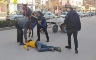 At Arabasından Düşen Sürücü Yaralandı