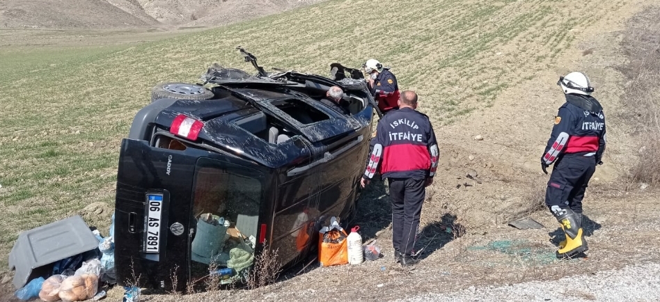 Sıkışan Yaralıları İtfaiye Kurtardı