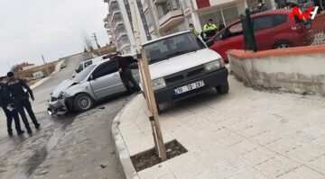Kaza Yapan Araç Duvara Çarptı: 2 Yaralı