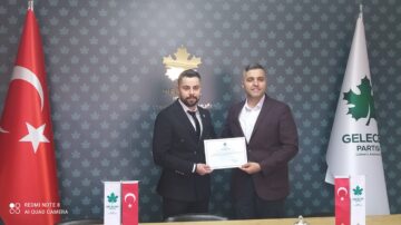 Gelecek Partisi’nde Bayrak Değişimi