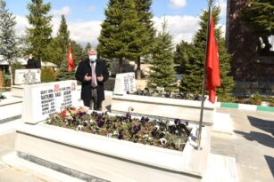 Belediye Şehitliği Yeniliyor