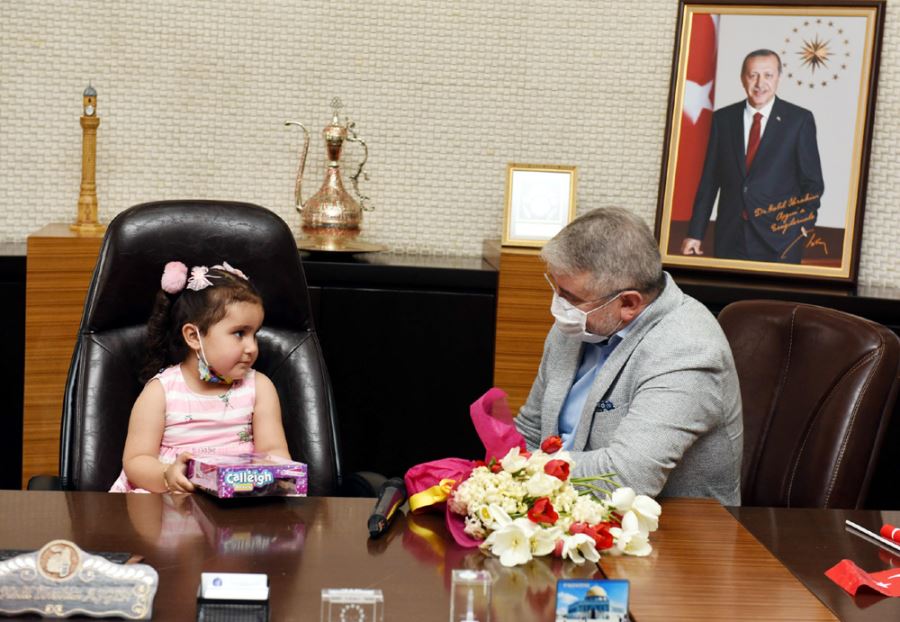 Başkan Koltuğunu Aymina’ya Bıraktı