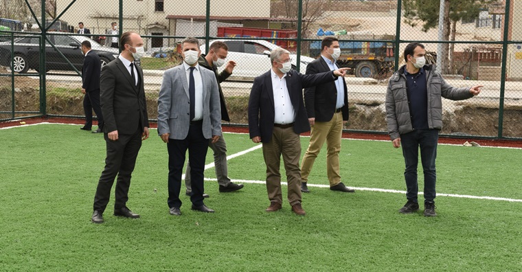 Belediye 2 Semt Sahası Daha Yaptı