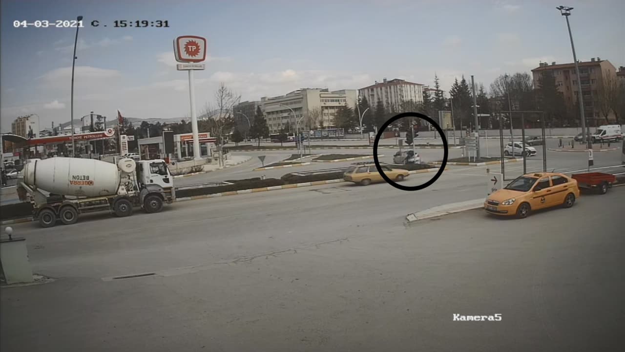 Ecel Yaya Geçidinde Yakaladı