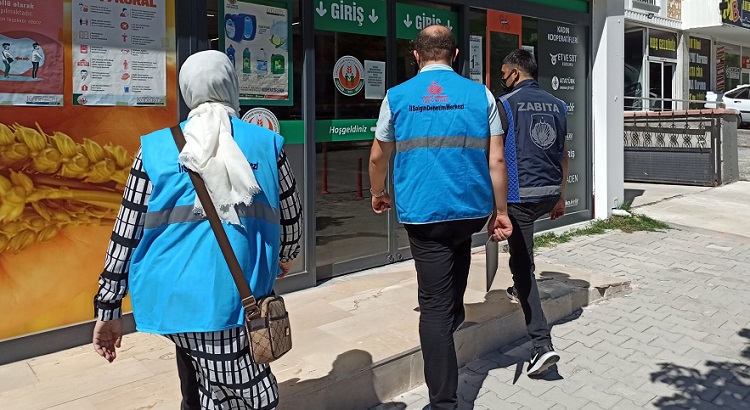 Ekipler 3 Kişiyi Yurda Gönderdi
