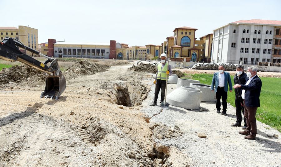 Belediye Fen Lisesi Sokak’ta Altyapı Yapıyor