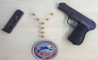 Şüpheli Araçtan Çıktı