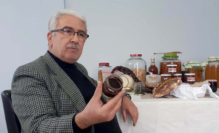 Virüsten Korunmak İçin Tükettiği Gıdaları Kendisi Üretmeye Başladı