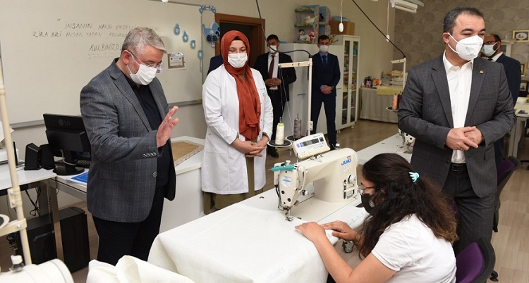 Aşgın ve Öztürk’ten Özel Öğrencilere Ziyaret