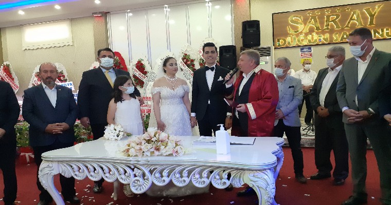 İş Dünyası ve Siyasetçiyi Buluşturan Düğün