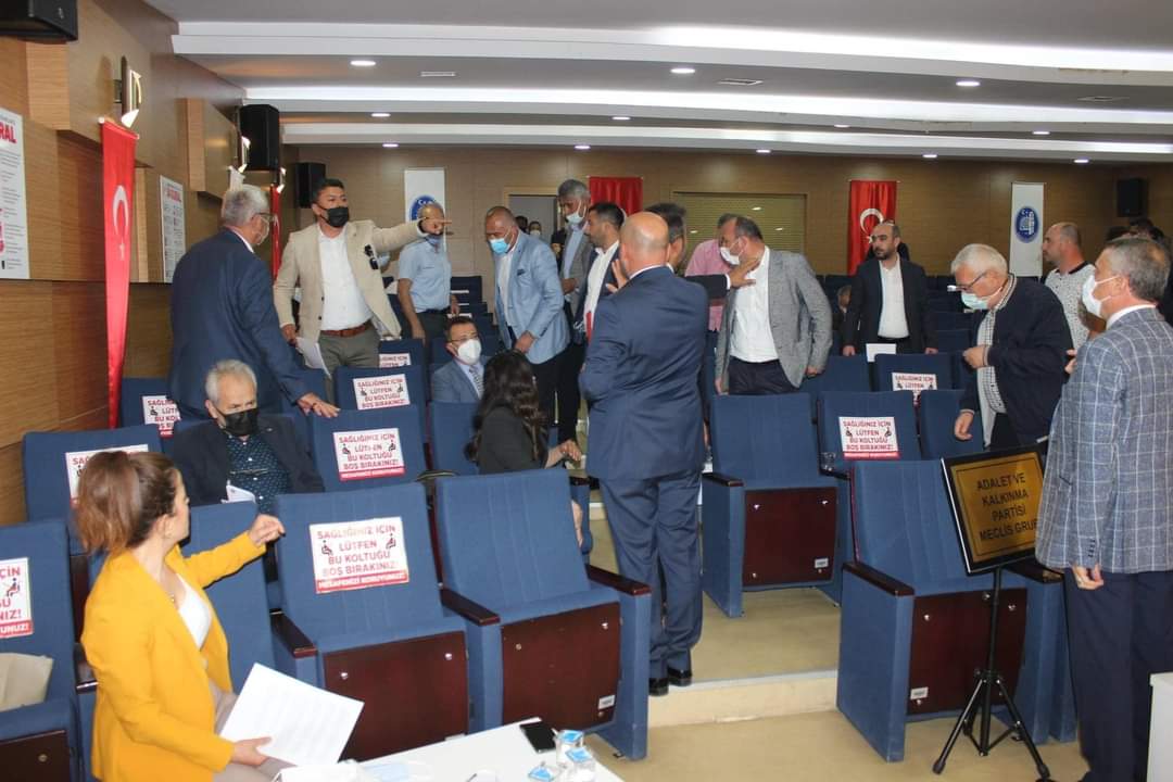 Mecliste Ortalık Karıştı