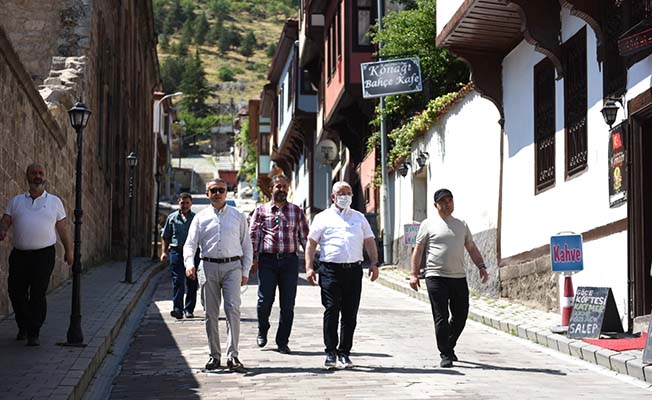 Belediye Heyeti Afyonkarahisar’a Gitti