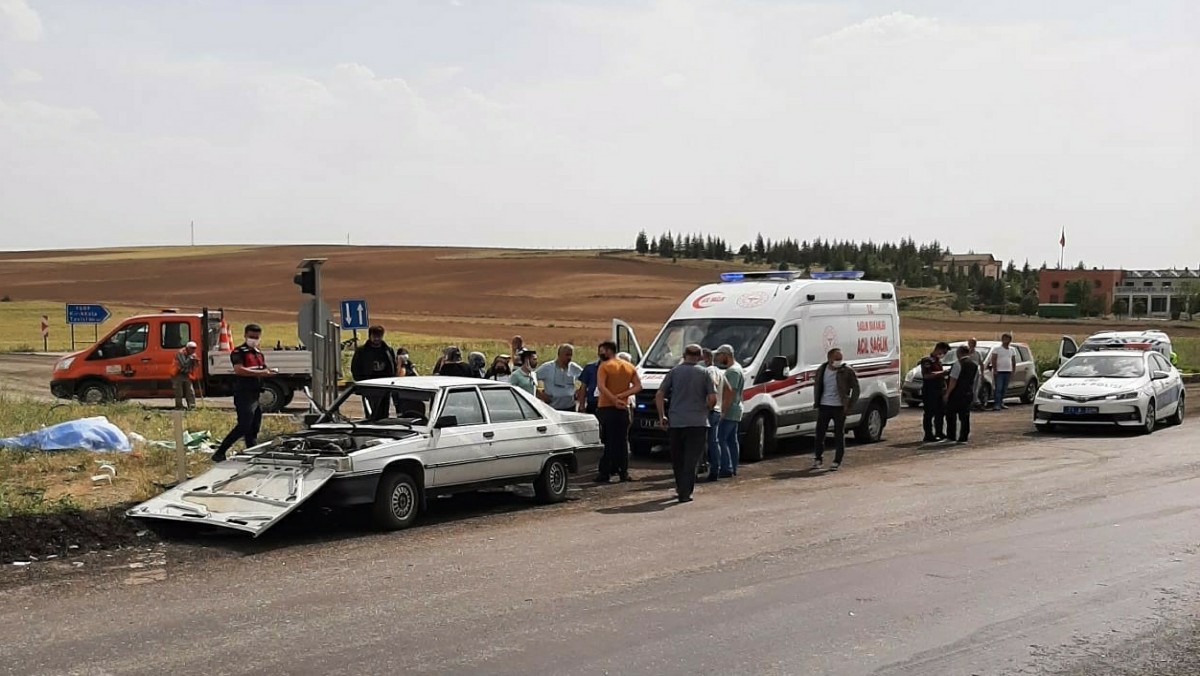 Çorum Yolunda Otomobiller Çarpıştı