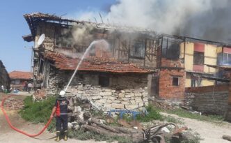İskilip’te Çıkan Yangında 3 Ev Yandı