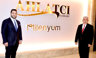 Ahlatcı, Zirveyi Bırakmıyor