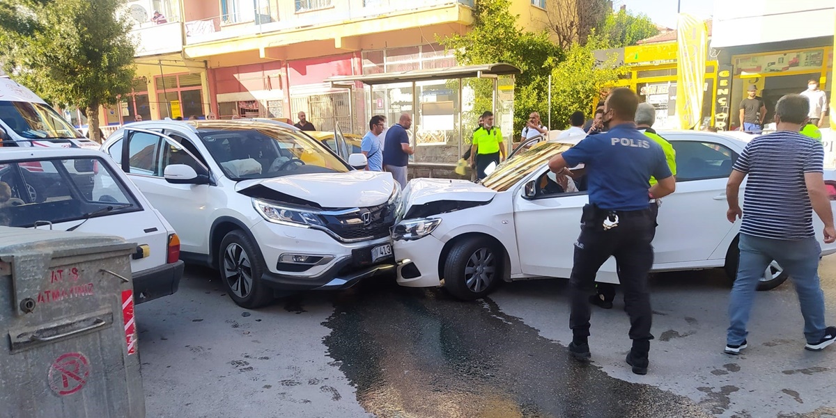 Çorum’da Zincirleme Trafik Kazası: 5 Yaralı