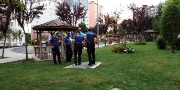 Çocuk Parkında Ateş Ettiler