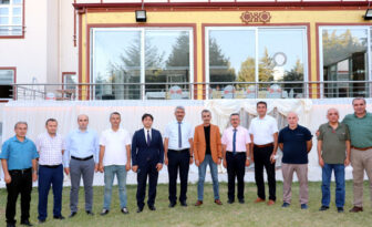 Arkadaşlarına Veda Etti