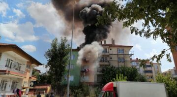 Çorum’da Çatı Alev Alev Yandı