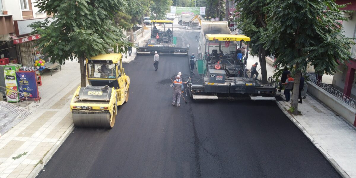 Şenyurt Caddesi’nde Asfalt Serimine Geçildi