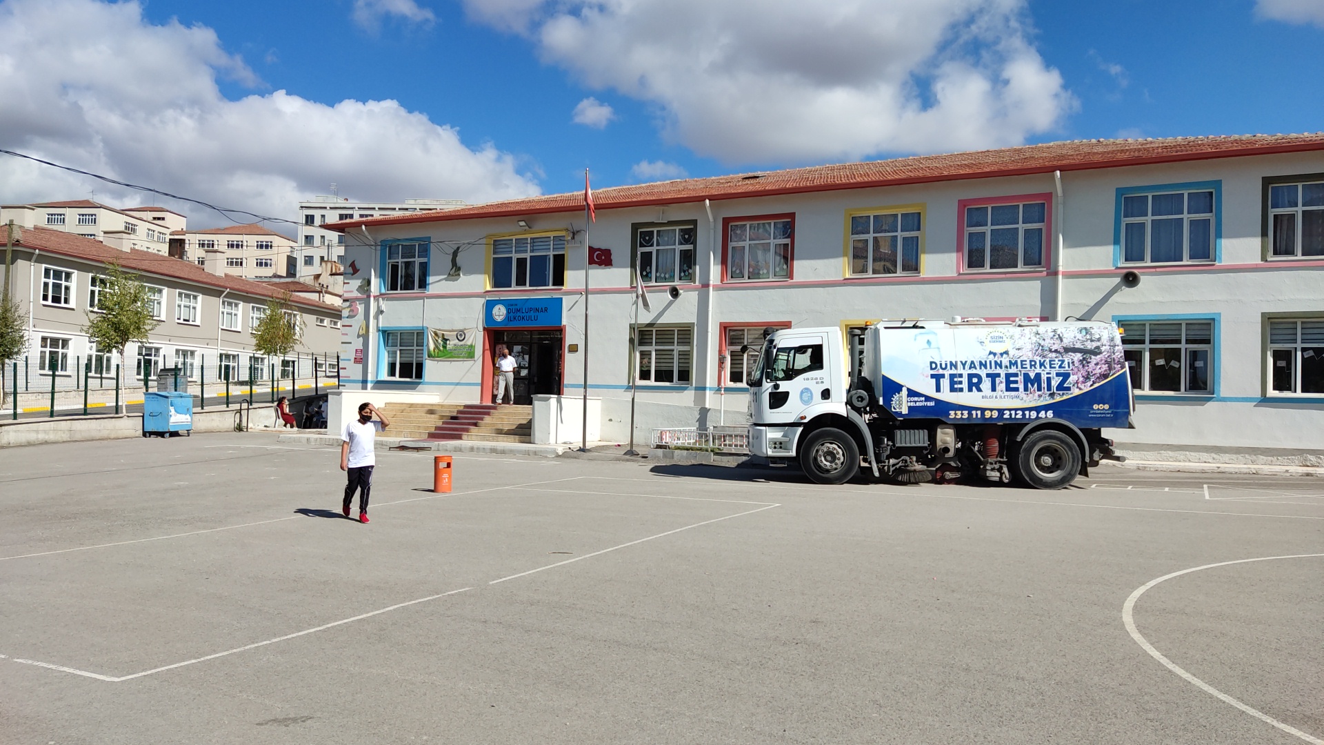 Çorum’da Okul Bahçeleri Temizlendi